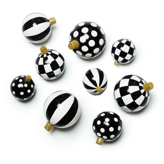 COURTLY ORNAMENT BOWL FILLERS, SET OF 9 - MACKENZIE-CHILDS - Compralo en CorinneRegalos.com