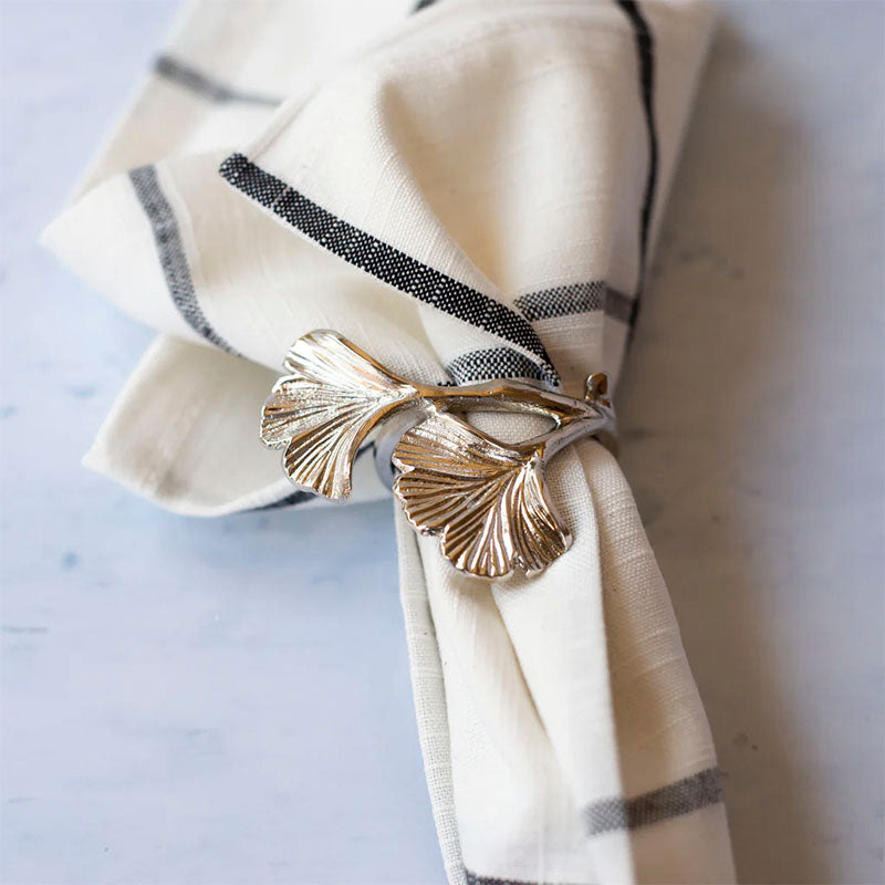 GINKO NAPKIN RING 100% METAL SILVER - SARO - Compralo en CorinneRegalos.com