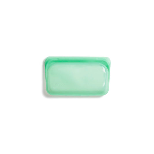 SMALL REUSABLE SILICON BAG FOR SNACK GREEN - QUIENES SOMOS, S.A. / STASHER - Compralo en CorinneRegalos.com