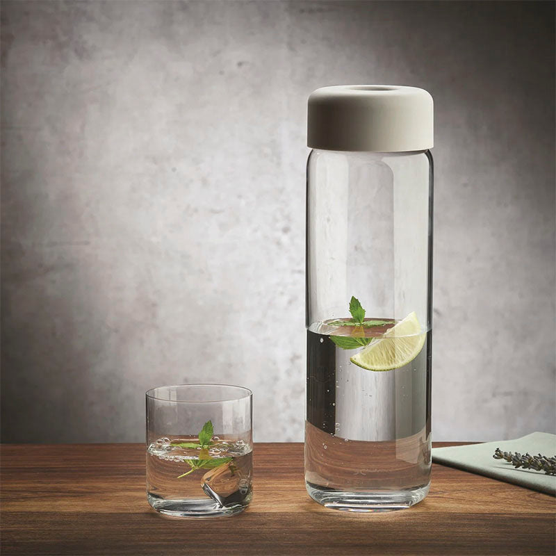"NUDE FINESSE GIFT SET  CARAFE & 2TUMBLERS, COLOR: SMOKE + GREY COVER" - SISECAM/NUDE - Compralo en CorinneRegalos.com